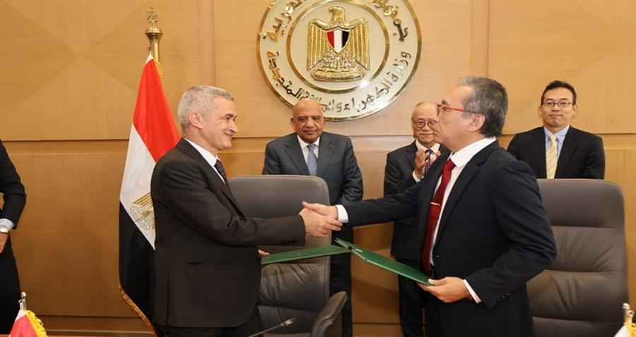 مصر واليابان توقعان اتفاقية لإنشاء محطة شمسية بقدرة 20 ميجاوات ومحطة تخزين طاقة بالغردقة
