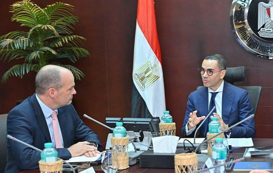 إطلاق السياسة التجارية الوطنية كتوجه استراتيجي للتجارة على الصعيدين المحلي والدولي