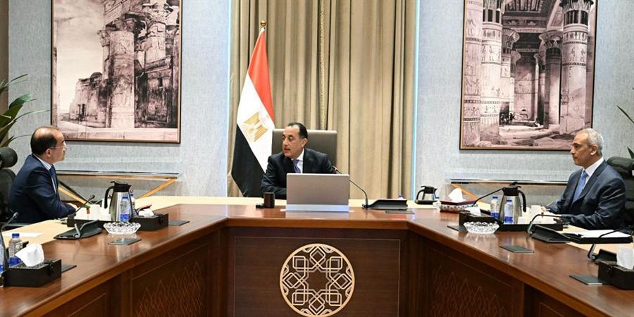 الحكومة تبدأ تطبيق الموازنة الجديدة و90.5 مليار جنيه لدعم شراء الأدوية