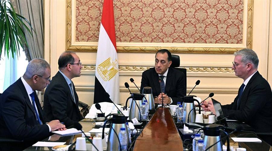 مدبولي يوجه بتكثيف الاستعدادات لصيف آمن في الطاقة وتأمين الوقود خلال العيد