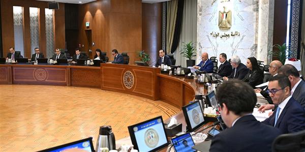 الاقتصاد المصري يجذب 9.8 مليار دولار استثمارات أجنبية مباشرة في 9 أشهر