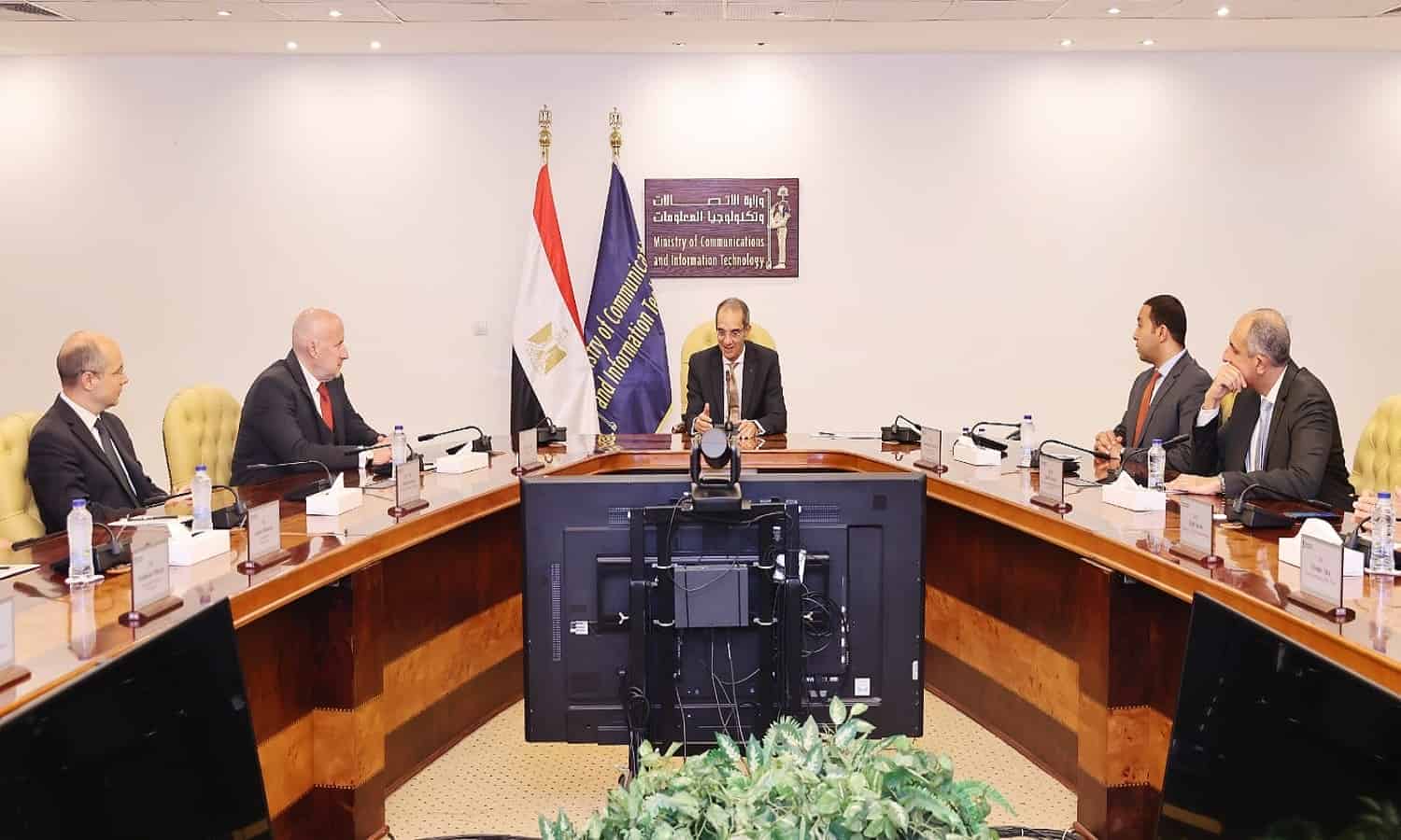 المصرية للاتصالات توقع مع مجموعة 4iG مذكرة لبناء كابل بحرى يربط بين مصر وألبانيا