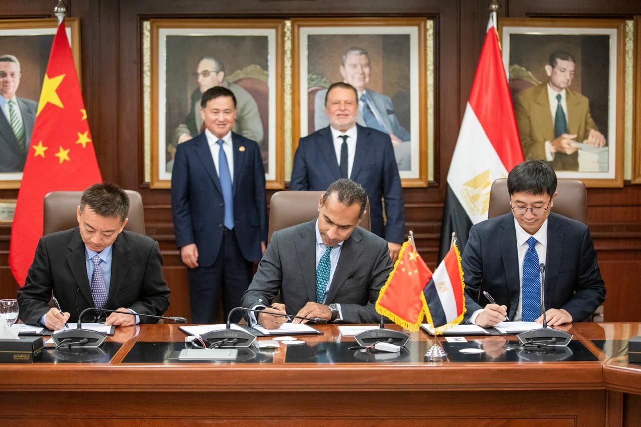 محافظ المركزي المصري يستقبل نظيره الصيني ويشهدان توقيع 3 مذكرات للتعاون المشترك