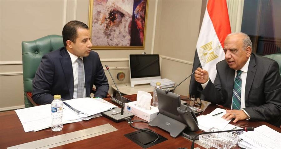 وزير الكهرباء يبحث مع جهاز تحيا مصر تطورات تنفيذ مشروعات الطاقة المتجددة