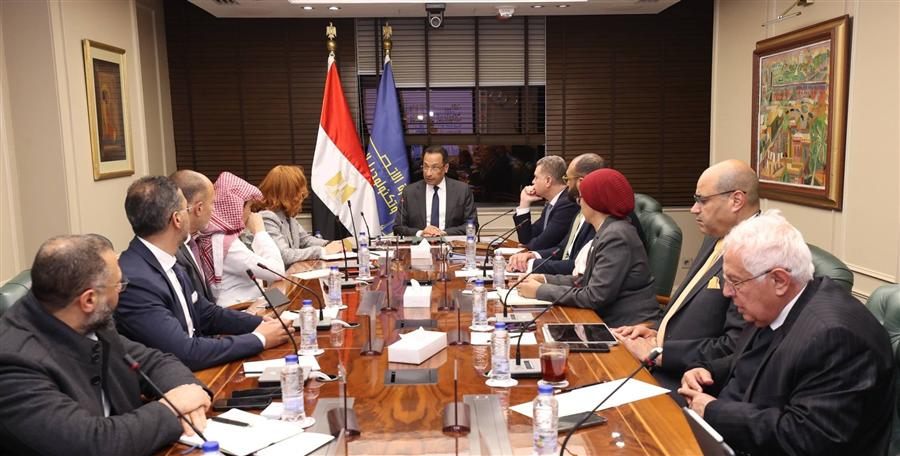 وزير الاتصالات يبحث مع SAP تعزيز الاستثمارات والتوسع في التعهيد