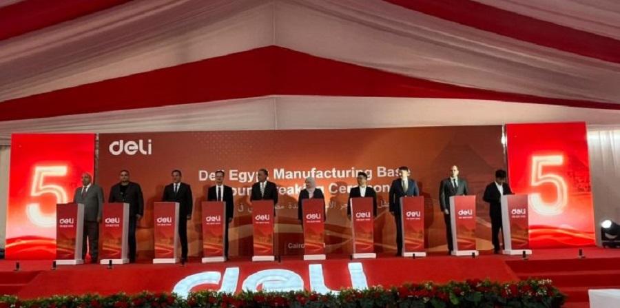 مجموعة ديلي العالمية تضع حجر الأساس لمصنعها الجديد بالعاشر