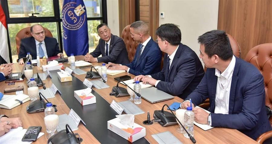 هيئة الدواء تبحث مشروع صيني لإنتاج الزجاج الدوائي في مصر