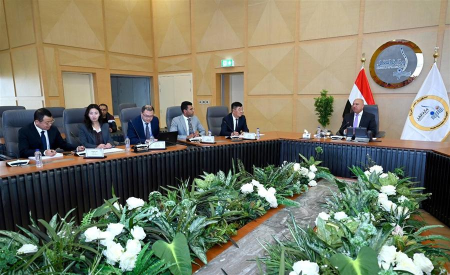 مجمع صيني جديد لإنتاج ألواح السيارات باستثمارات 10 مليار دولار