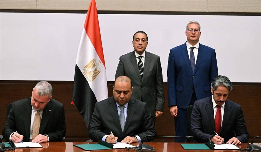 تعاون مصري مع إكسون موبيل وقطر للطاقة لدراسة ربط غاز قبرص بمصانع الإسالة المصرية