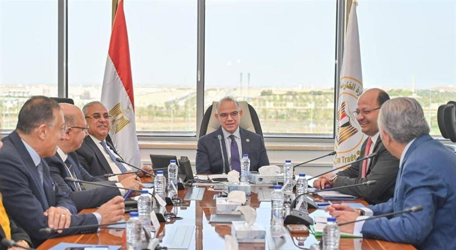 وزير الاستثمار يبحث تطوير الأصول السياحية وتعظيم الصادرات الخدمية