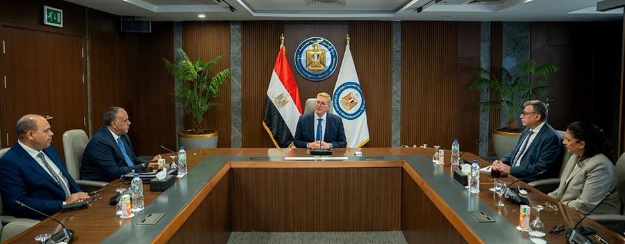 كريم بدوي يوجه بالإسراع في مشروعات زيادة إنتاج البترول وتأمين الإمدادات