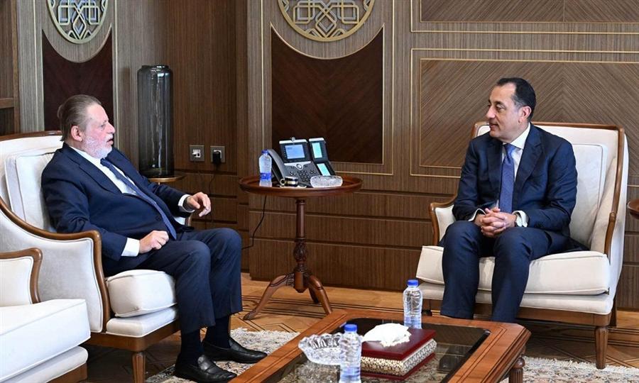 الحكومة والبنك المركزي يؤكدان توافر التمويل اللازم للمنتجات البترولية وتشغيل الكهرباء