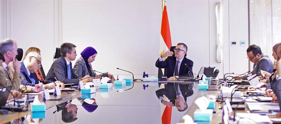 مصر والبنك الدولي يبحثان تعزيز الشراكة التنموية ودعم الاستثمار العام