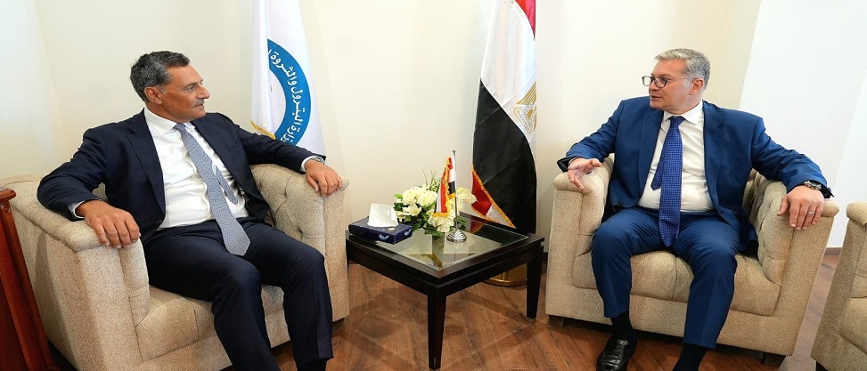 كريم بدوي يبحث مع رئيس إنرجين التوسع في مشروعات الكربون