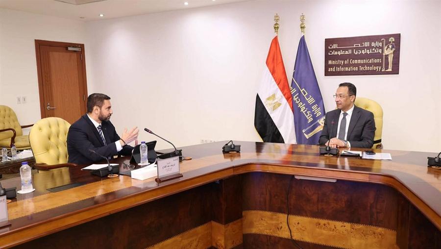 الاتصالات تبحث إنشاء مركز للبيانات باقتصادية قناة السويس باستثمارات 1.2 مليار دولار 