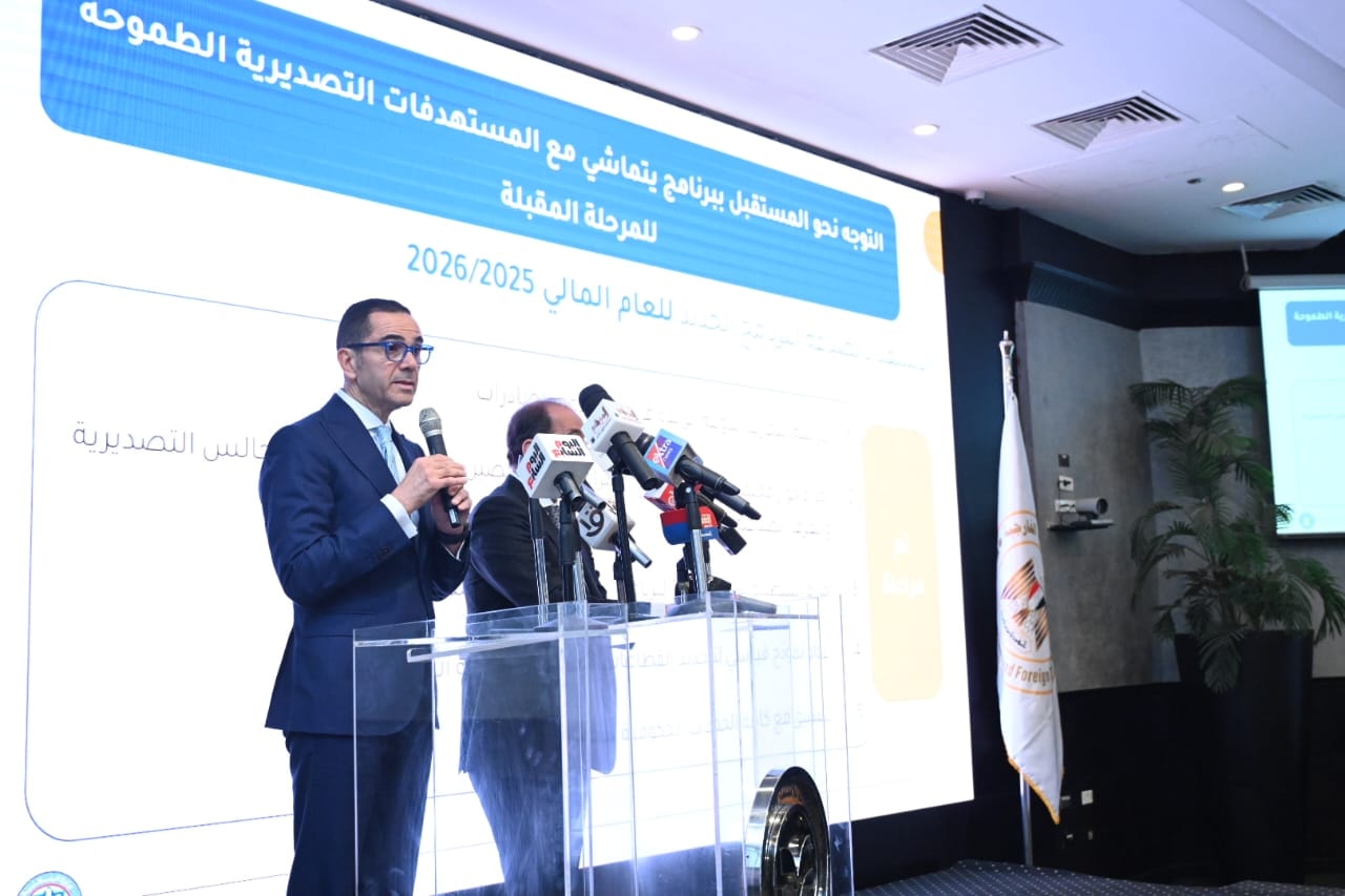 وزيرا الاستثمار والمالية يعلنان تفاصيل البرنامج الجديد لرد أعباء المصدرين
