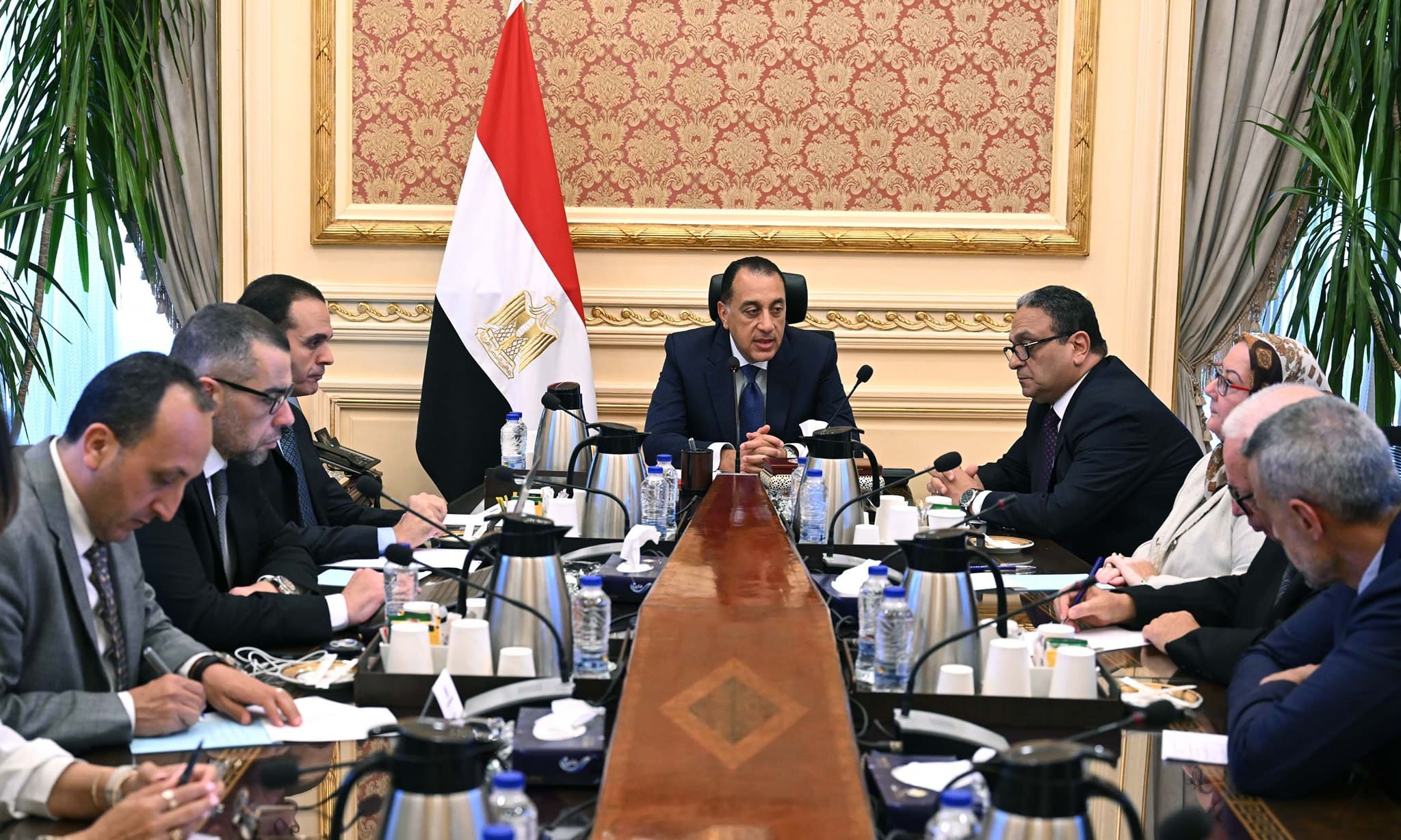 لجنة الاقتصاد الكلي تدعو لتسريع الإصلاحات لجذب الاستثمارات الأجنبية