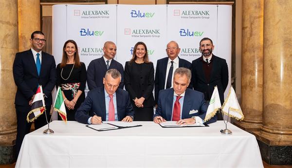 مذكرة تفاهم بين بنك الإسكندرية وبلو إي في لتمويل الدراجات الكهربائية 
